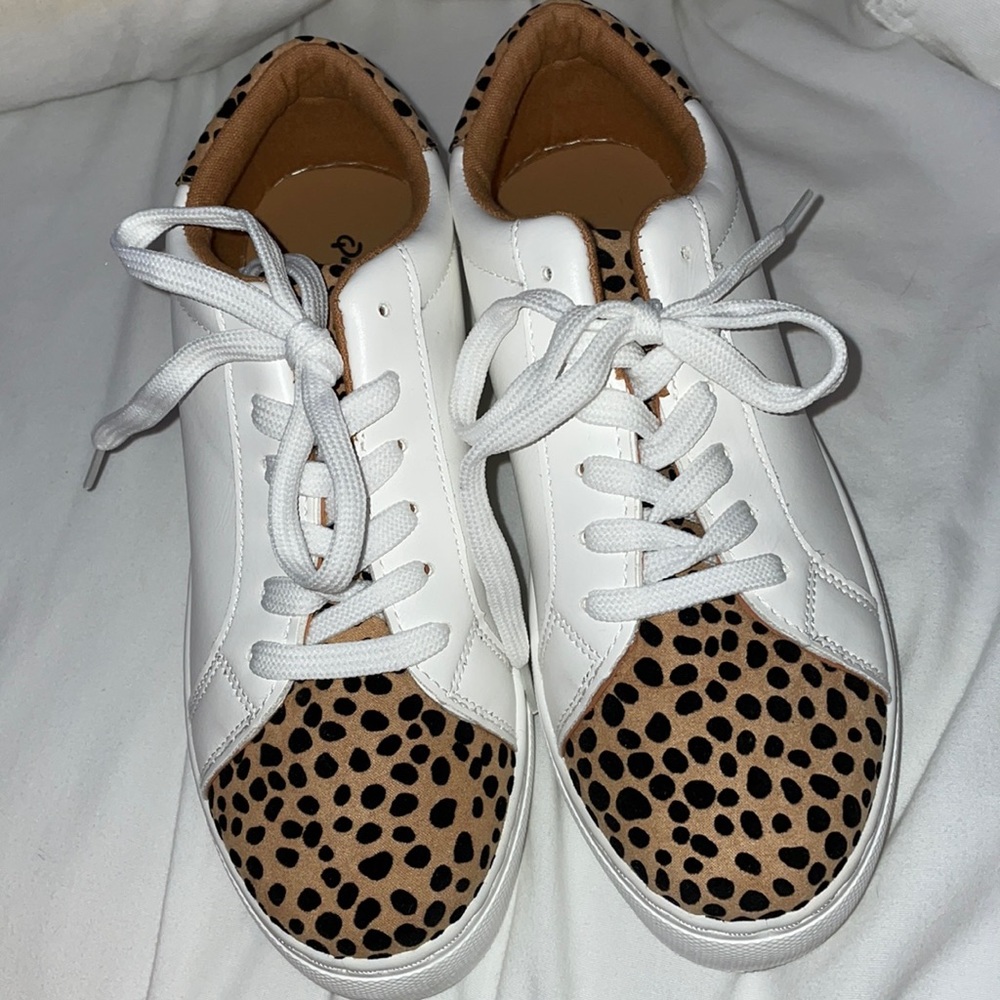 White/leopard print platform sneakers